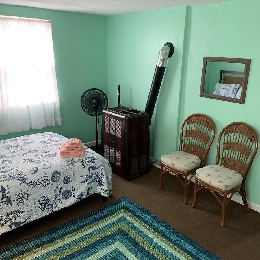 Apartment Break Side Studio #5 Apts North Camellia Acres
