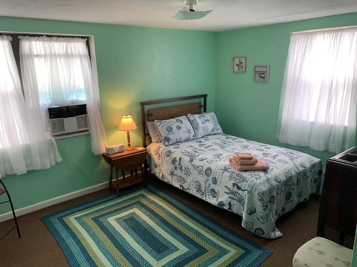 Break Side Studio #5 Apts North Camellia Acres