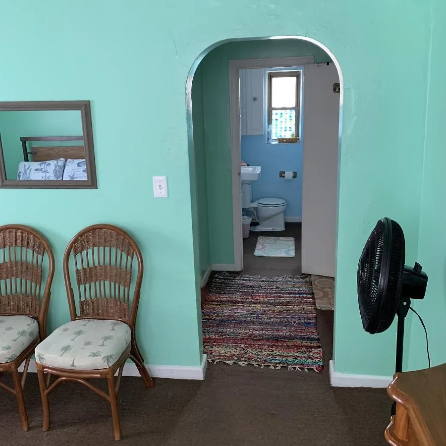 Break Side Studio #5 Apts North Camellia Acres Apartment
